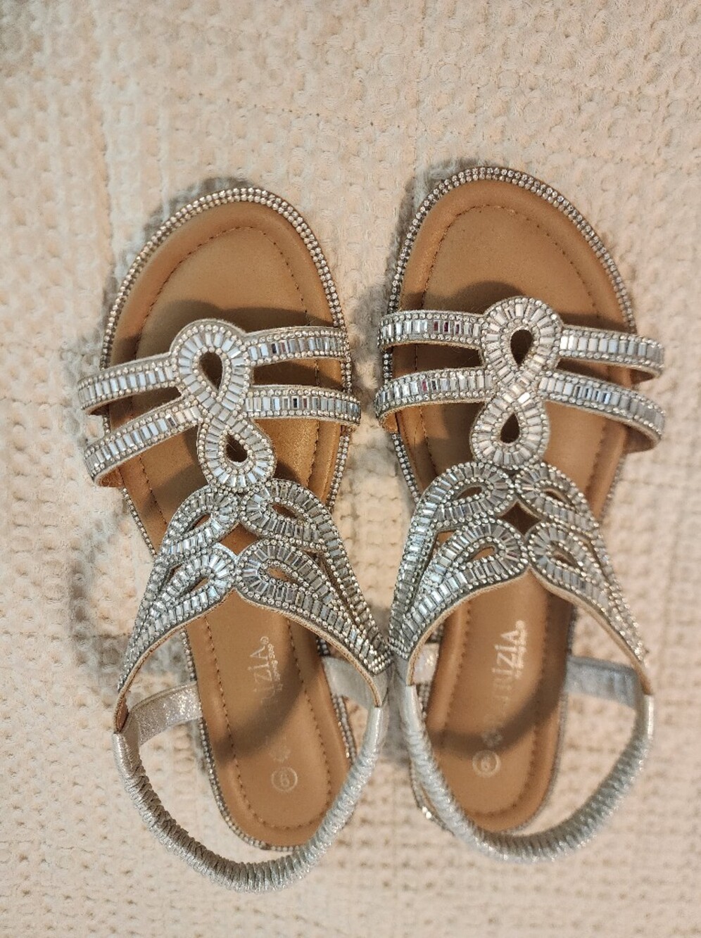 Patrizia Silver Rhinestone Beaded Sandals Elastic Slip-on Style Sz 9 Low Heel